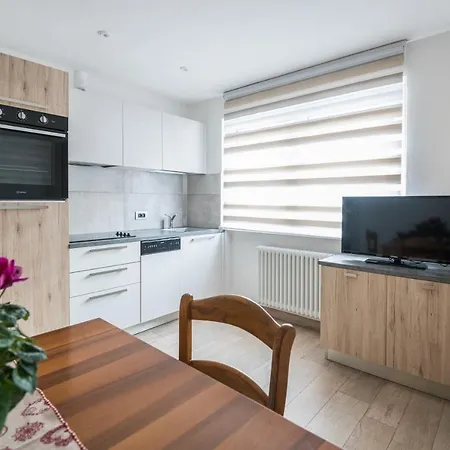 Piccola Cesa Apartment *