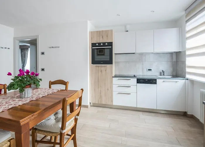 Piccola Cesa Apartment *