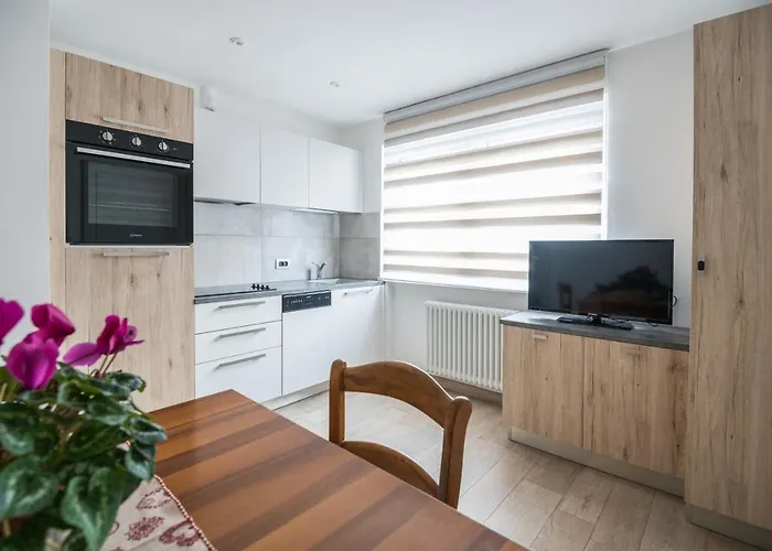 Piccola Cesa Apartment *